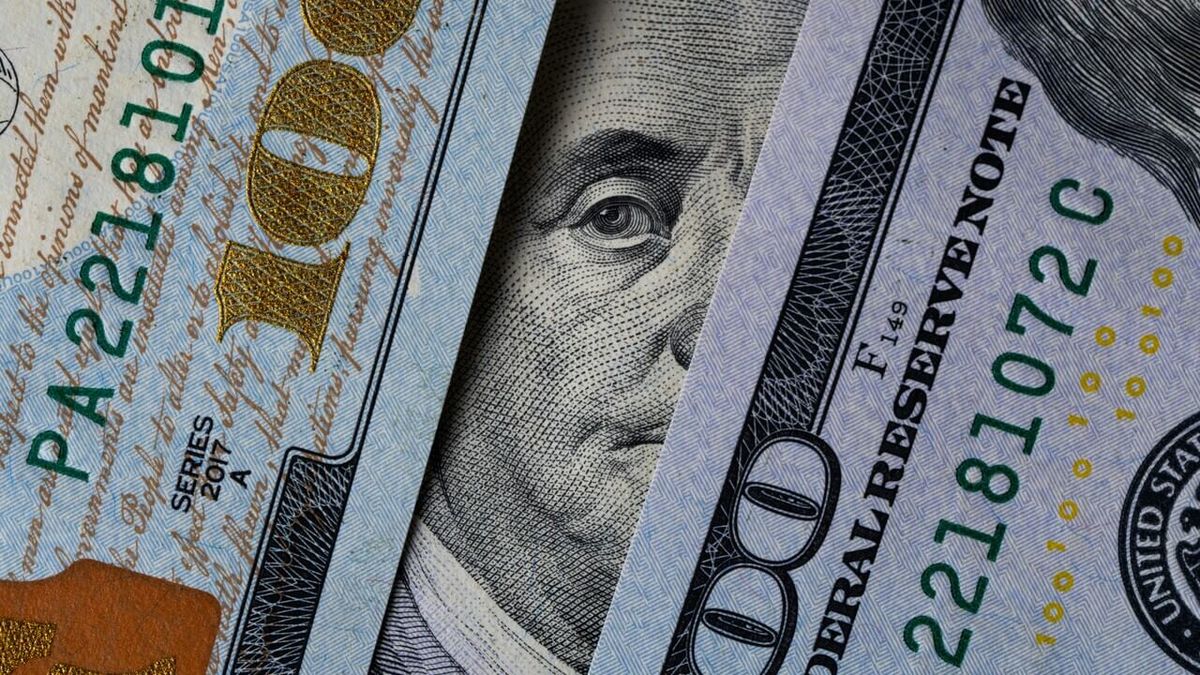 Analisis USD Menguat Tipis Jelang Sejumalah Data, Pound Tertekan - Data Pasar 2026-02-17