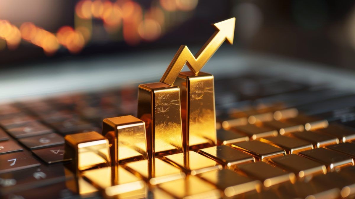 Analisis Risiko Eskalasi Memanas, Emas Menguat Tipis - Data Pasar 2026-05-12
