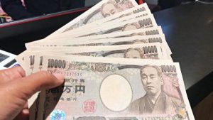 Yen Jepang Tertekan Meski Ada Peringatan Intervensi
