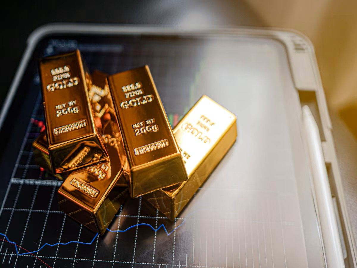 Analisis Emas Tertahan, Profit Taking Batasi Reli - Data Pasar 2026-08-14