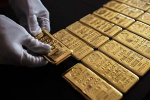 Emas Tertekan, Konflik Hormuz dan Yield Treasury Dorong Ekspektasi Fed Hawkish